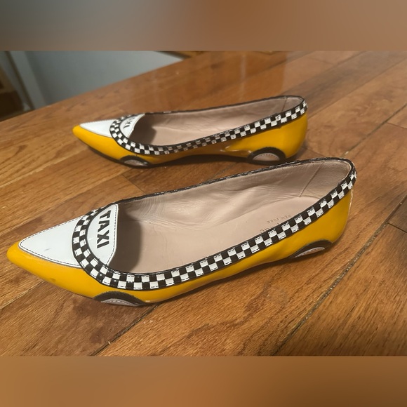 Kate Spade Yellow Taxi-Inspired Women's Flats - Picture 3 of 7